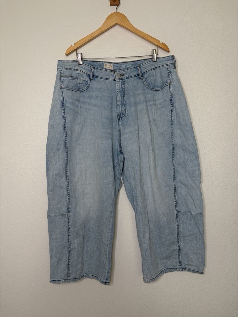 Anthropologie Pilcro Heritage Barrel Jeans Light Wash Size 18 Boho Chic Utility